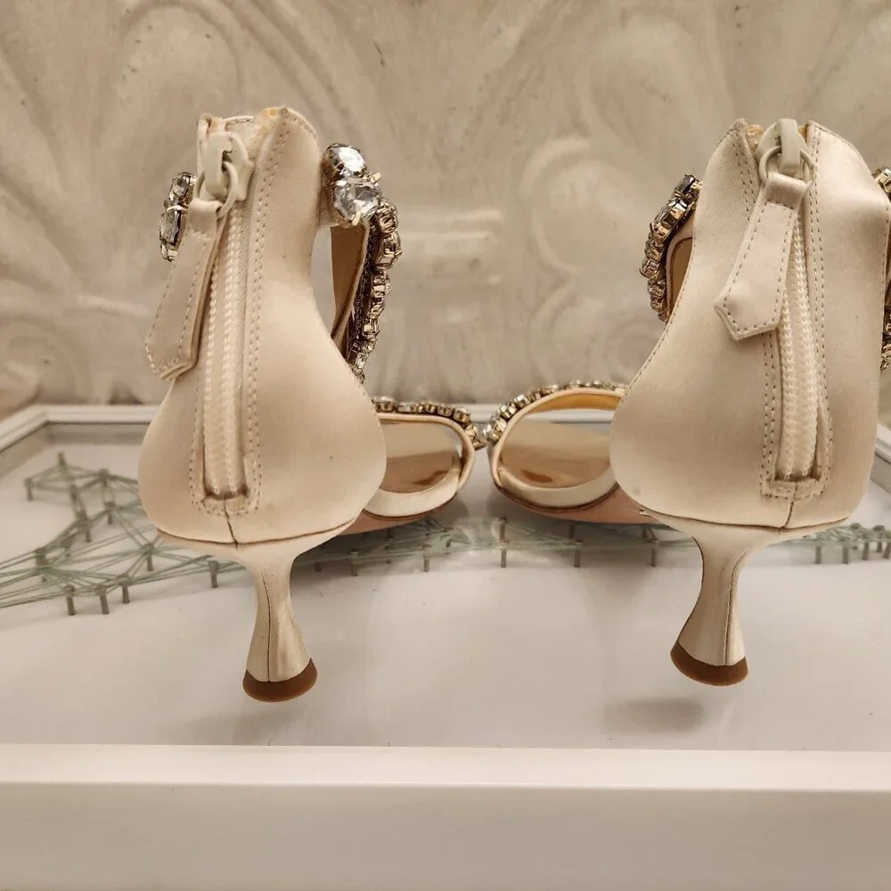 Badgley Mischka Embellished Sandals. NWT. Size 6